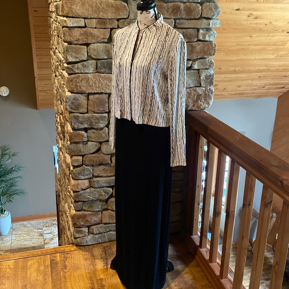 Women’s 2 pcs Alex Evenings formal gown with jacket, size 10